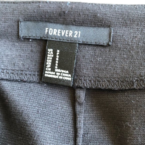 Aztec black and silver mini skirt - Picture 3 of 3